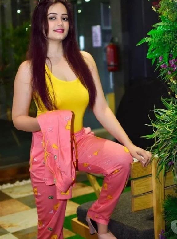 Models escort Shimla