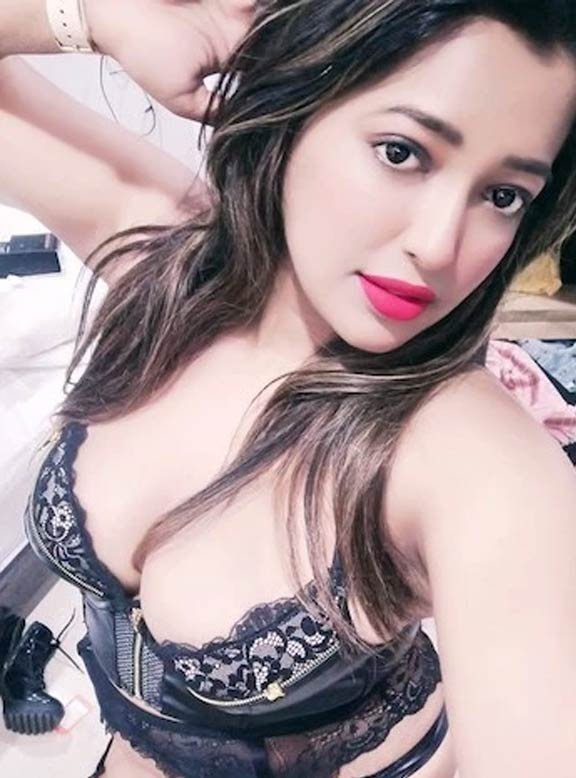 Shimla aged housewife Call Girl